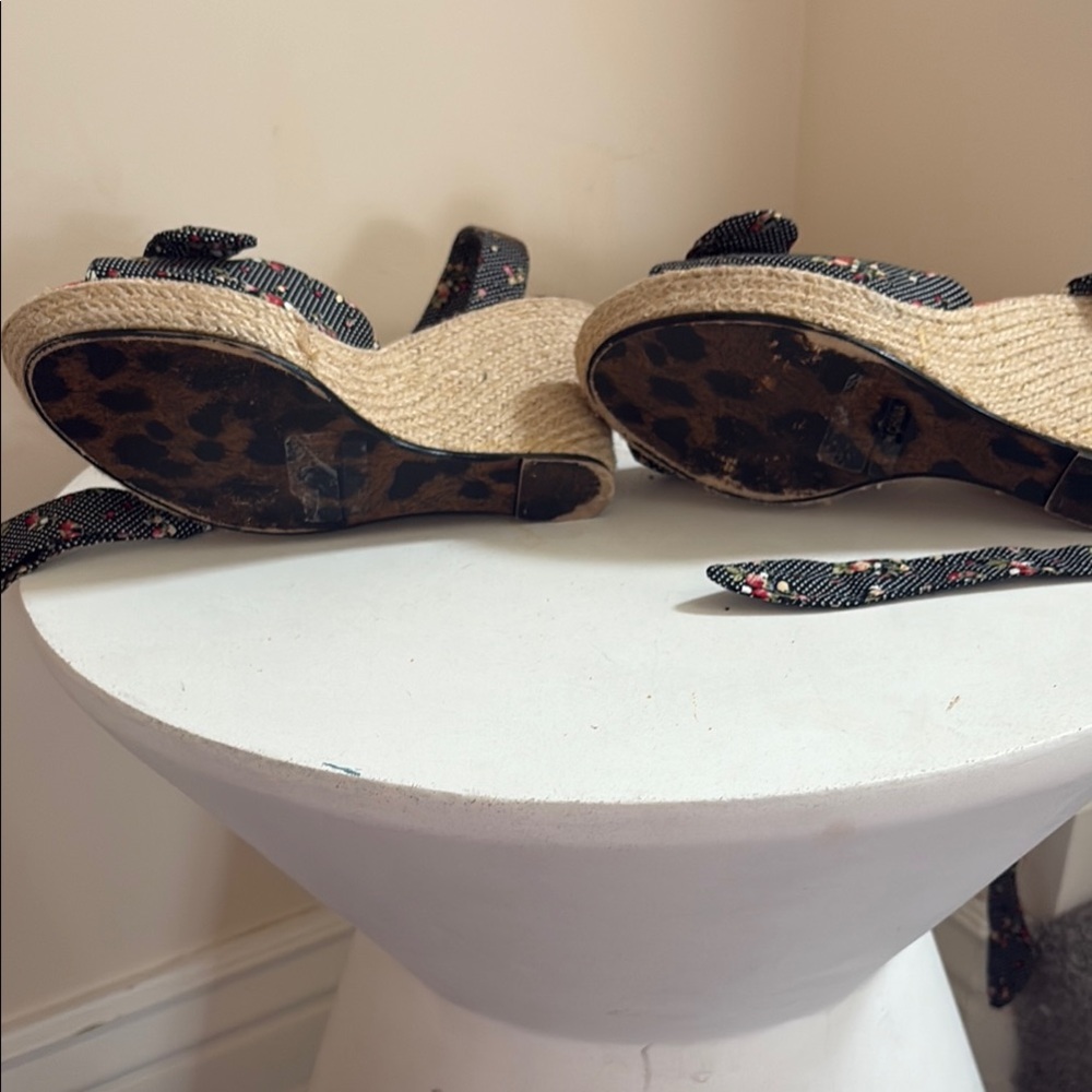Bettie Page Black and Red Espadrilles with Glamorous Sparkle - Picture 5 of 7